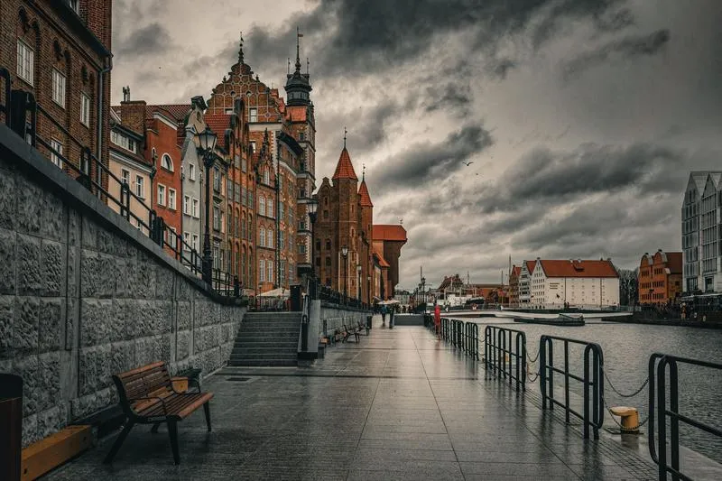 Gdańsk w deszczu: Odkryj atrakcje, które warto zobaczyć nawet gdy pada