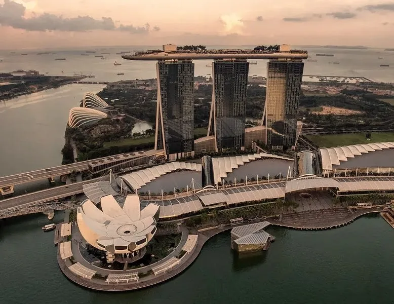 Idealny czas na podróż: kiedy jechać do Singapuru?