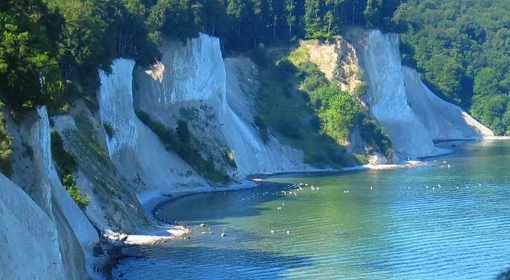 Jak łatwo dojechać z Świnoujścia na Rugię: praktyczny przewodnik podróżnika