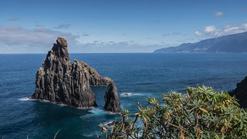 Jak długo trwa lot na Maderę? Czas, który warto znać przed podróżą