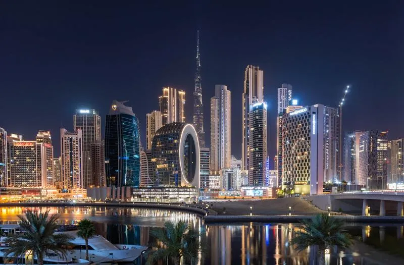 Jak długo trwa lot z Polski do Dubaju? Przewodnik dla podróżników