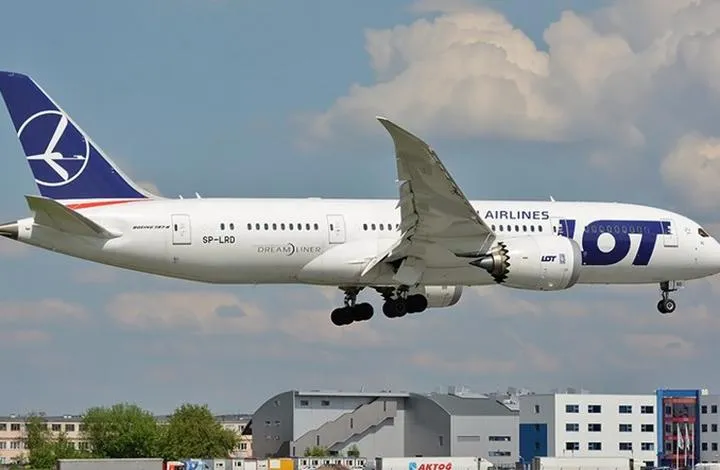 Jak długo trwa lot z Warszawy do Bangkoku? Sprawdź, ile godzin czeka Cię w powietrzu!