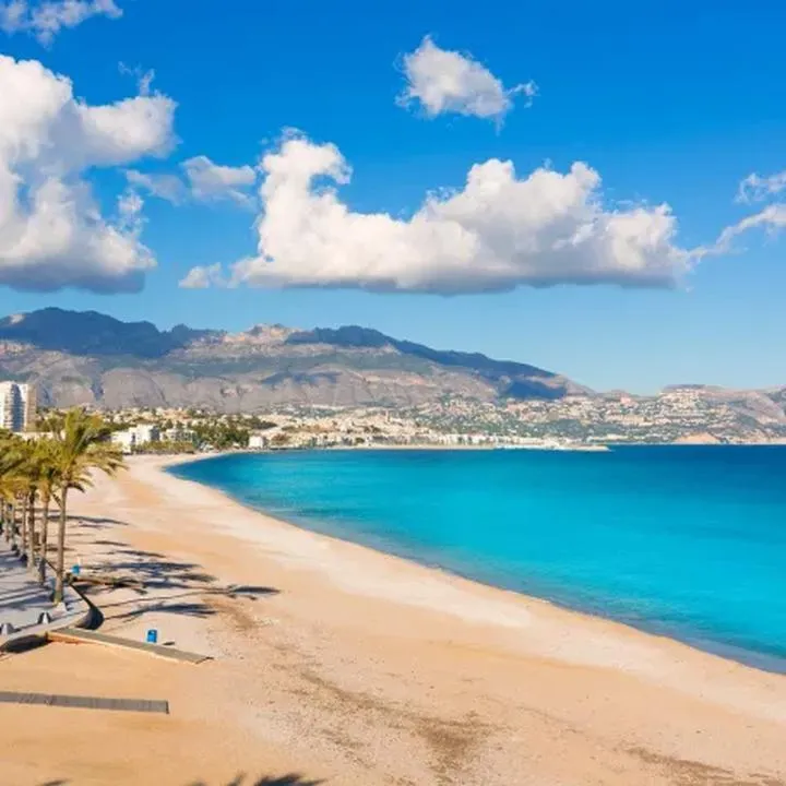 Jak długo trwa lot z Wrocławia do Alicante? Oto wszystko, co musisz wiedzieć!