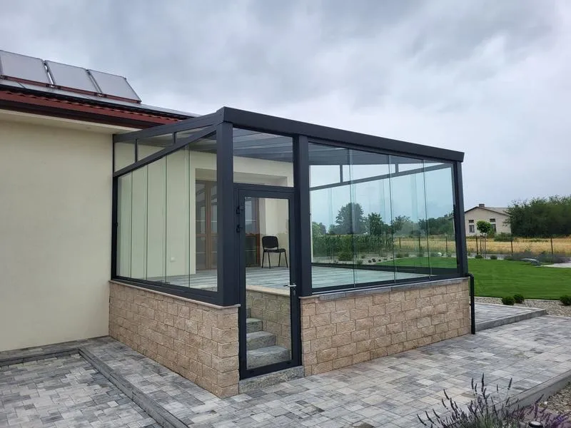 Jak długo trwa podróż samolotem z Warszawy do Świdnika?