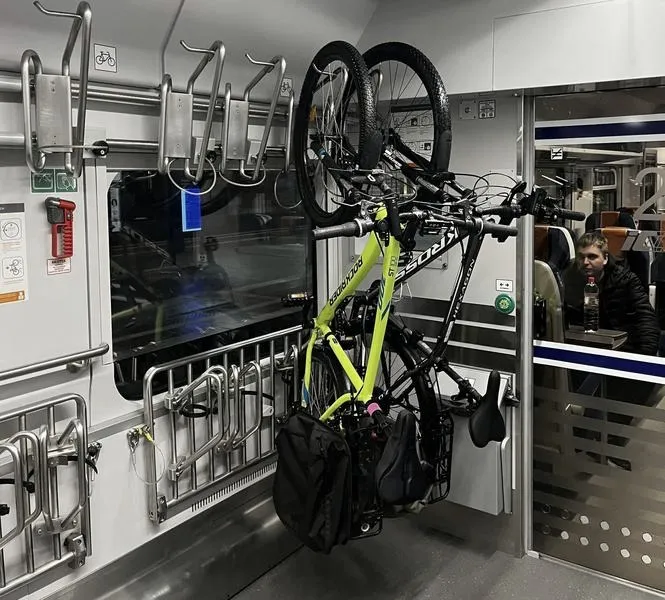 Jak łatwo przewieźć rower w pkp Intercity? Poradnik dla podróżnych