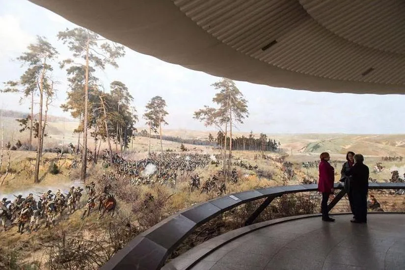 Przewodnik po Wrocławiu: jak dojechać do panoramy racławickiej?