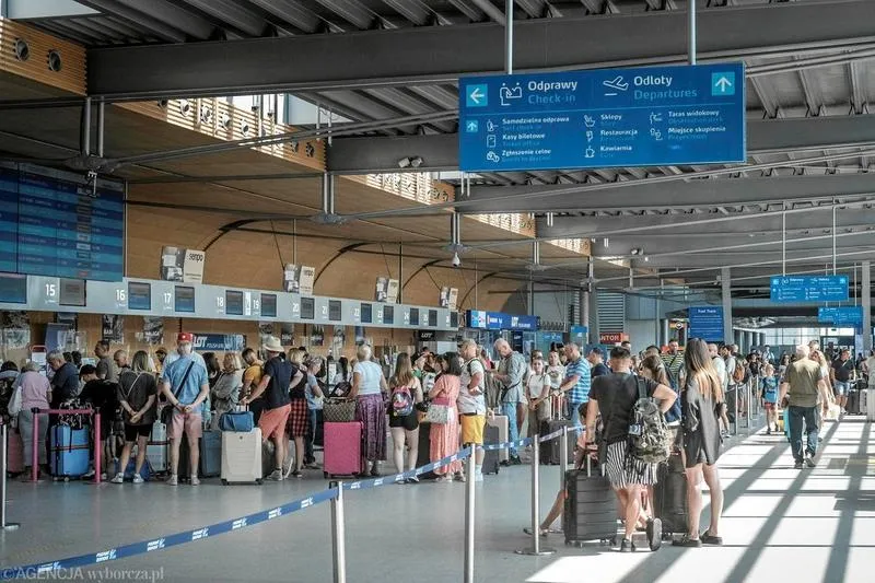 Dojazd z PKP na lotnisko Poznań