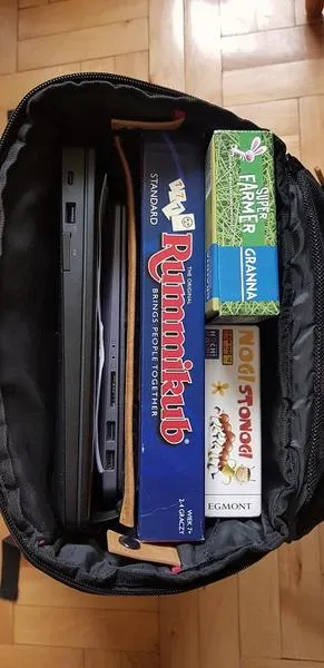 Odprawa bezpieczeństwa z laptopem