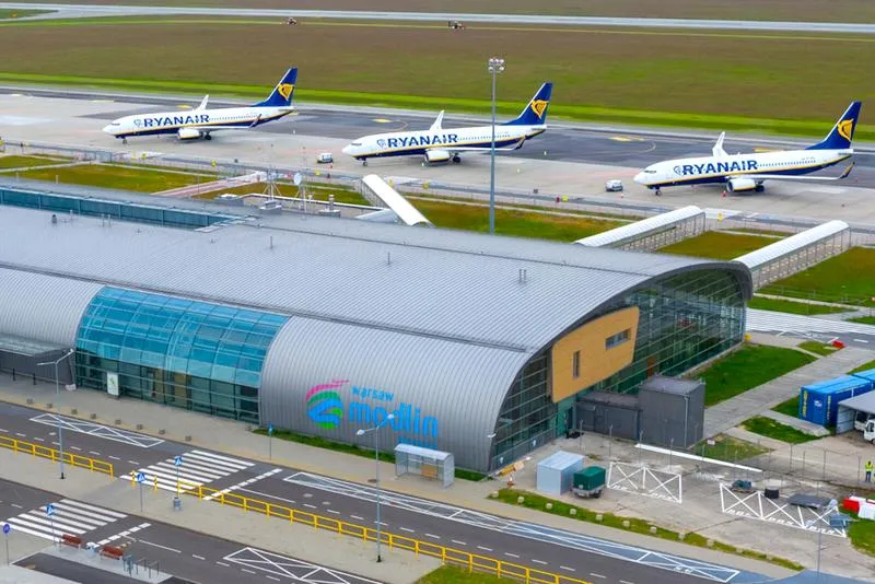 Transport publiczny Modlin Warszawa